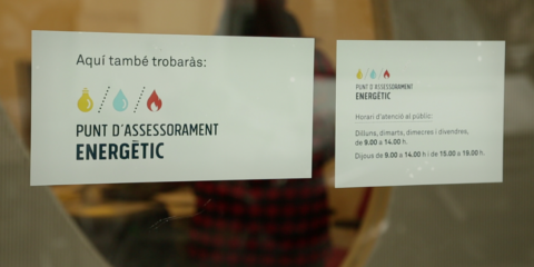 Los puntos de asesoramiento energético de Barcelona siguen atendiendo consultas en verano