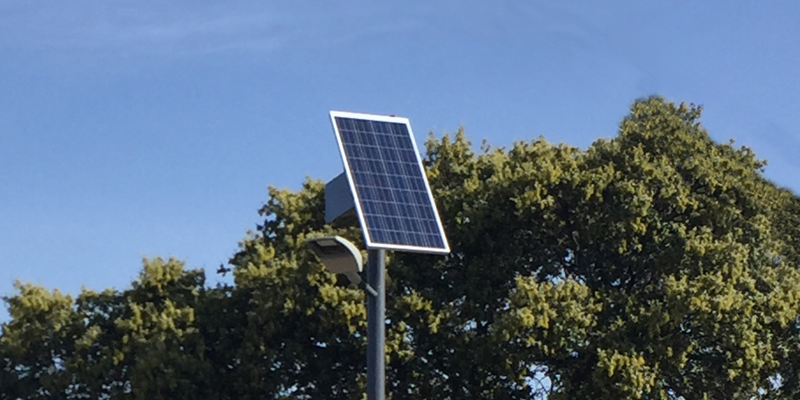 Farola solar inteligente instalada en El Escorial.
