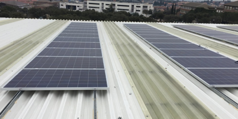 Torrelodones instala un centro de producción de energía solar en el Polideportivo Municipal