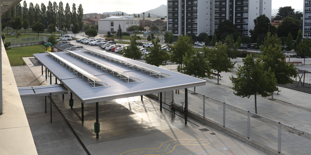 Imagen de la instalación de placas solares .