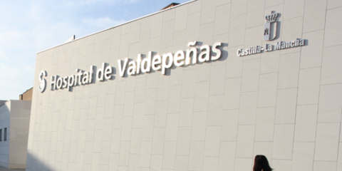El Hospital de Valdepeñas reducirá un 60% las emisiones de CO2 gracias a la instalación de paneles solares