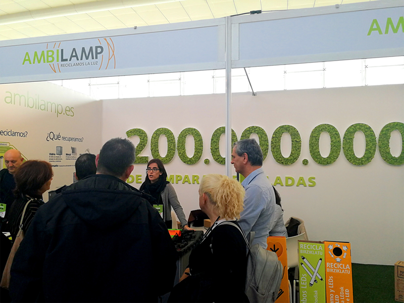 AMBILAMP participa en Conama para concienciar sobre la necesidad del reciclaje de material eléctrico