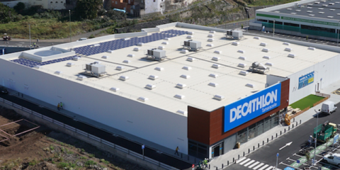 Decathlon consigue en cuatro años que el 100% de la energía que consume proceda de fuentes renovables