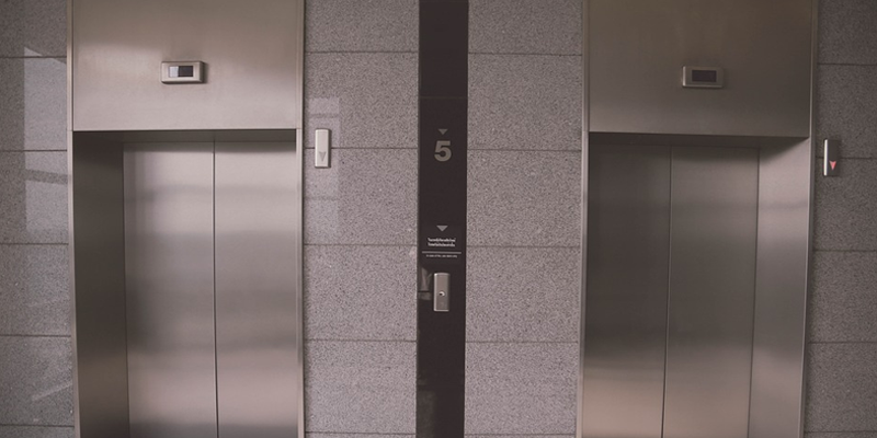 La Generalitat Valenciana licita el cambio de iluminación en seis ascensores del TRAM d'Alacant por valor de 90.500 euros