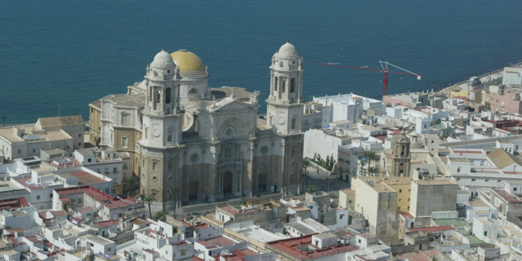 El Ayuntamiento de Cádiz adapta la Ordenanza de Conservación y Rehabilitación de Edificios para mejorar la eficiencia energética