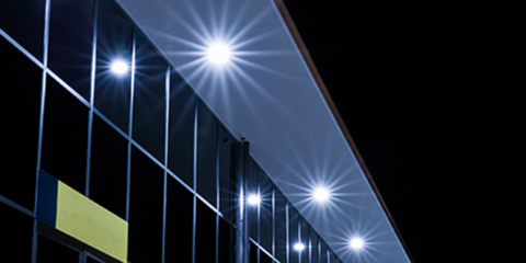 Dos nuevas soluciones de iluminación industrial para zonas de interior y exterior de Schréder