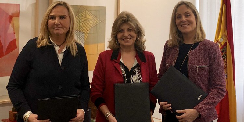 El acuerdo ha sido firmado por Emma Navarro, vicepresidenta del BEI, y por Rosalía Gonzalo y Engracia Hidalgo, consejeras de Transportes, Vivienda e Infraestructura y de Economía, Empleo y Hacienda de la Comunidad de Madrid.
