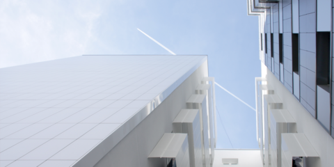 Navarra apuesta por redes de calor y biomasa para la rehabilitación energética del parque residencial público