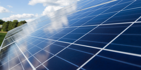 Una tarifa eléctrica plana personalizada asociada al compromiso de fomentar la construcción de plantas solares