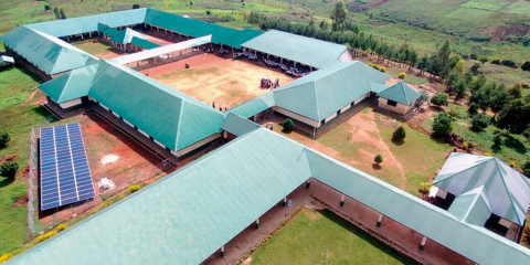 La electricidad llega a una universidad de Congo mediante una instalación fotovoltaica promovida desde España