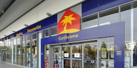 Tiendas, almacenes y oficinas de la firma Conforama en España obtienen el Certificado de Energía Verde