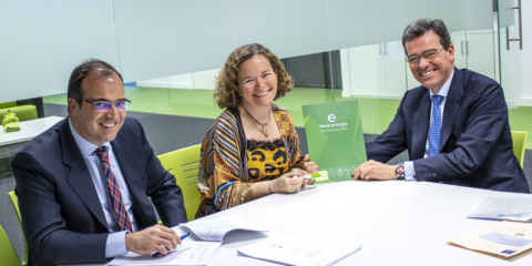 Los clientes de Feníe Energía podrán financiar sus proyectos de autoconsumo fotovoltaico con Liberbank