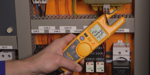 Cómo medir tensión sin cables de prueba: nuevo comprobador eléctrico Fluke T6