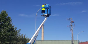 Obras de renovación de las luminarias de Lucena.