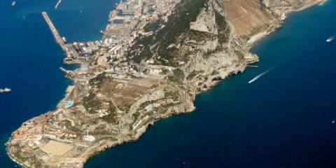 Gibraltar presenta su proyecto para extender las instalaciones fotovoltaicas en New Harbours