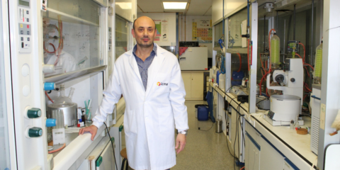 Investigadores del ICMA sintetizan una molécula orgánica para paneles fotovoltaicos libres de silicio