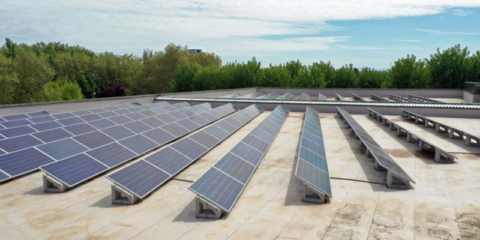 Holaluz Cloud permite la compensación simplificada para descontar de la factura eléctrica la energía sobrante