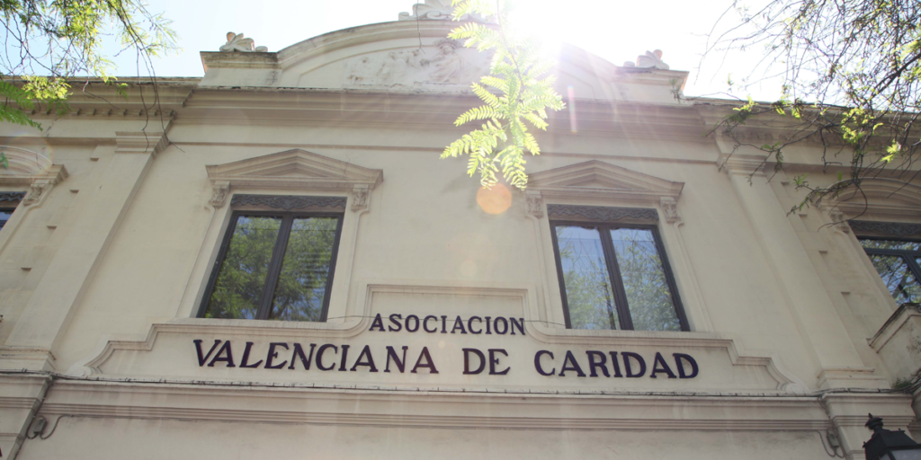 Fachada de Casa Caridad, sede de la ONG Asociación Valenciana de Caridad.