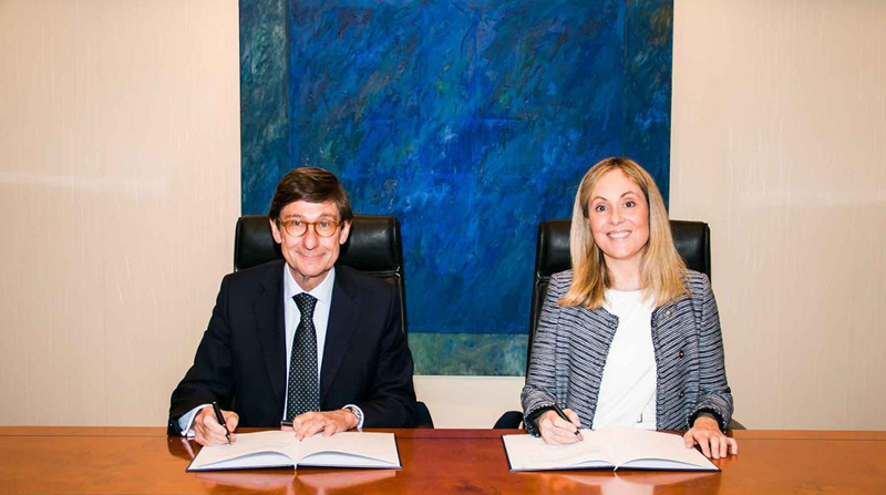El acuerdo ha sido firmado por la vicepresidenta del BEI, Emma Navarro, y el presidente de Bankia, José Ignacio Goirigolzarri.