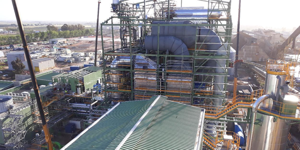 Planta de biomasa que Ence construye en Huelva.