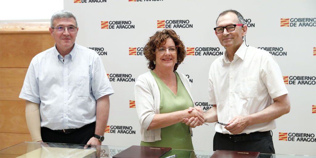 Firma del convenio entre Gobierno de Aragón y Ecodes para luchar contra la pobreza energética.