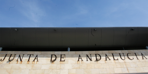 Publican la licitación del contrato de suministro de energía eléctrica renovable para la Junta de Andalucía