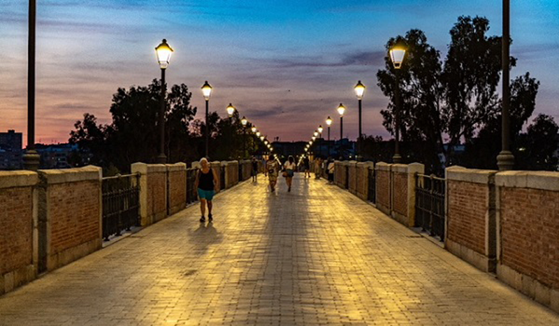 Puente de Palmas. Badajoz. Alumbrado público. 