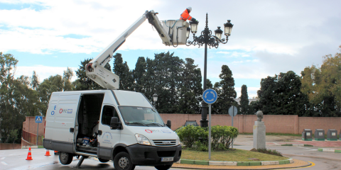 Estepona apuesta por farolas LED y planes de eficiencia energética en instalaciones municipales