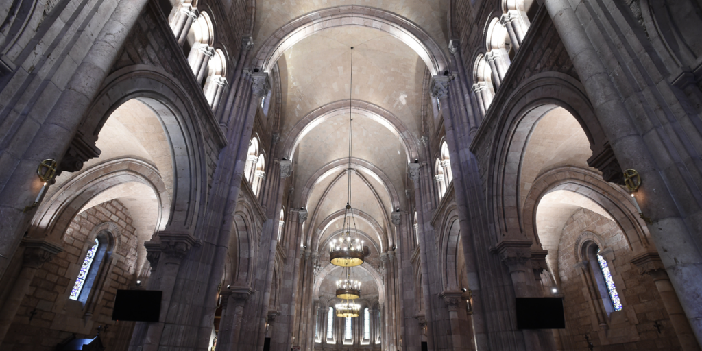 Interior de la Basílica de Covadonga.