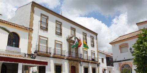 El municipio gaditano de Los Barrios ahorra 5.000 toneladas de CO2 en dos años usando energía 100% renovable