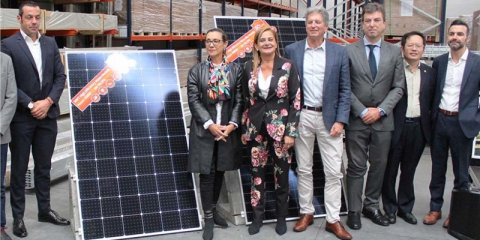 Nave de congelados de Pontevedra autoconsumirá la energía producida por módulos solares de última generación