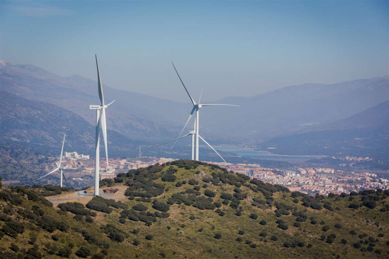 Foto: Parque eólico El Merengue (Plasencia, Cáceres). Fuente foto: Twitter Junta de Extremadura. Por primera vez, la Junta exige la acreditación de Garantía de Origen Renovable de la energía en la licitación del suminstro eléctrico. 