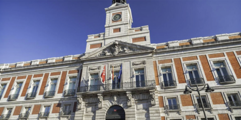 La Comunidad de Madrid destina 99 millones para el suministro eléctrico renovable de edificios públicos