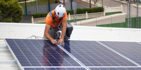 Una empresa se adelanta a la normativa y abona a sus clientes de instalaciones solares los excedentes de energía