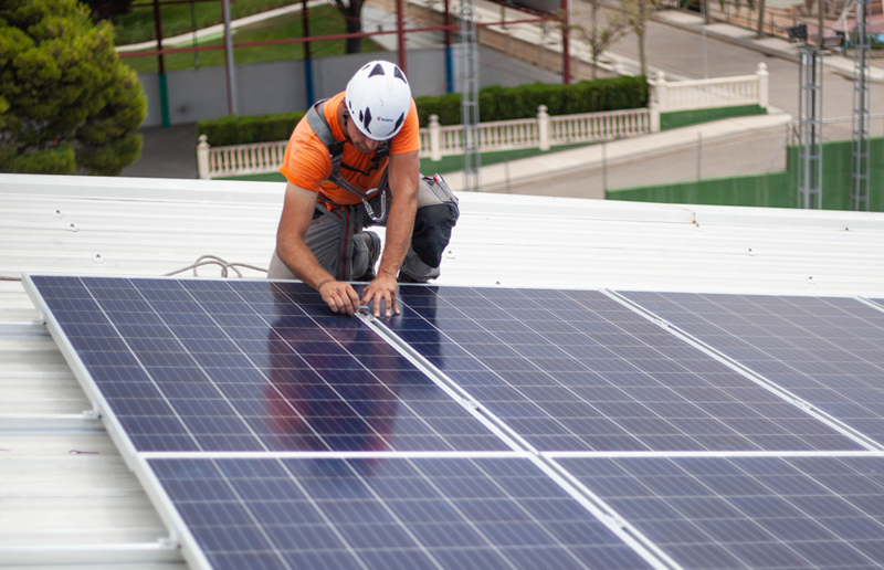 EDP se adelanta a la normativa abonando a sus clientes de instalaciones solares los excedentes de la energía generada