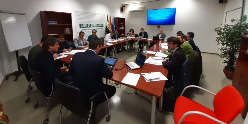 La reunión de constitución de la Mesa de Autoconsumo de Extremadura se celebró en Mérida el pasado 29 de noviembre.
