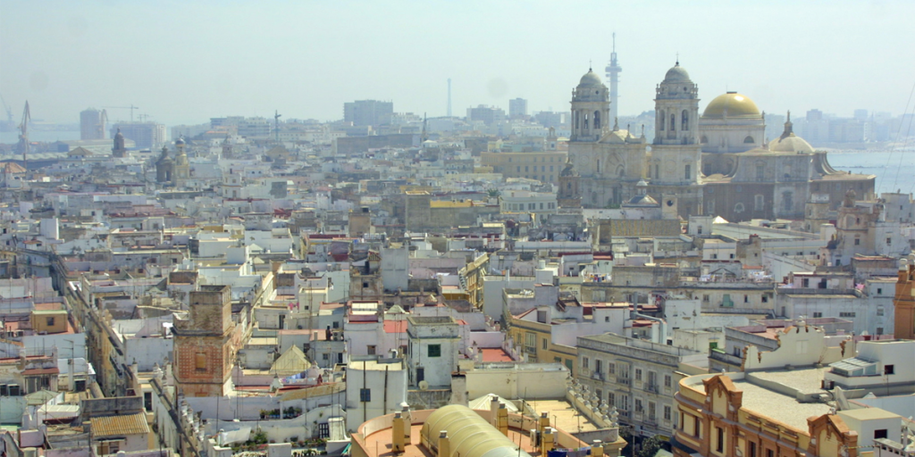 El Ayuntamiento de Cádiz bonifica con un 50% durante 4 años la instalaciónn de placas solares en viviendas y empresas.