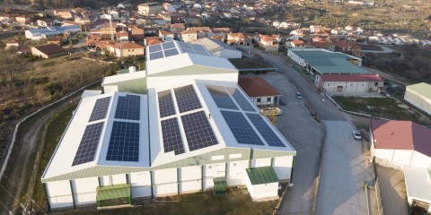 El autoconsumo fotovoltaico de uso industrial llega al sector de la producción de pimentón de La Vera en Cáceres
