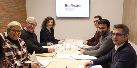 El Ayuntamiento de Valencia planea instalar pérgolas fotovoltaicas en los patios de 25 colegios de la ciudad