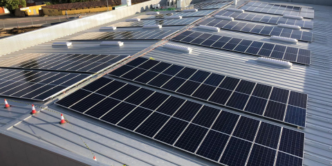 Cadena de supermercados abre en León su primera tienda con una instalación fotovoltaica para autoconsumo