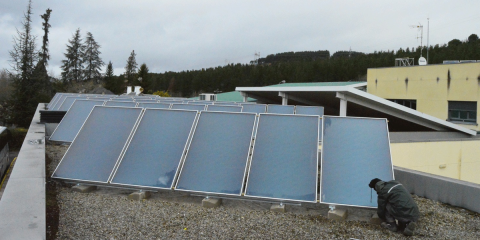 Un centro de día y residencia para personas con discapacidad instala paneles solares térmicos para ahorrar energía