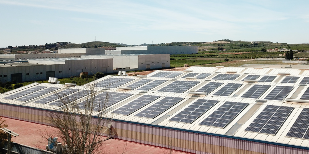 Jovir se suma al boom de las renovables e instala paneles solares en la cubierta de sus instalaciones.