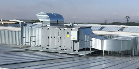 Unidades de tratamiento de aire de Hitecsa Cool Air para climatizar espacios industriales