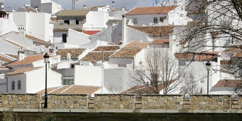 La Diputación de Málaga adjudica 1,66 millones de euros para modernizar el alumbrado urbano de 53 municipios