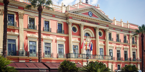 Murcia licita un contrato para el suministro eléctrico renovable del Ayuntamiento