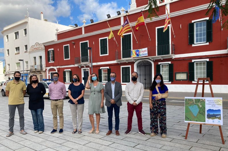 Presentación de la primera planta fotovoltaica de participación ciudadana de Menorca