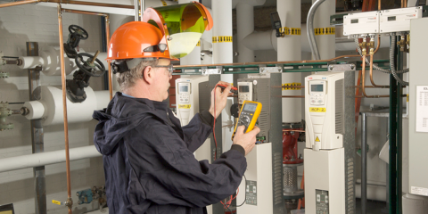 Instalaciones eléctricas más eficientes con los multímetros digitales de Fluke