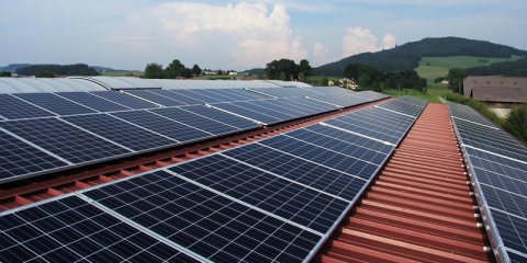 Valencia impulsa bonificaciones en el IBI y el ICIO por instalar placas fotovoltaicas
