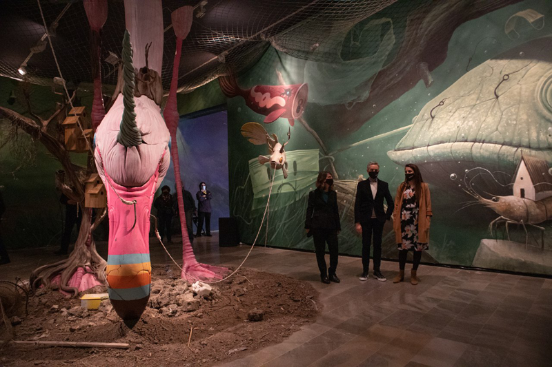 visita a la exposición 'Naturaleza muerta' en el Centro del Carmen de Cultura Contemporánea
