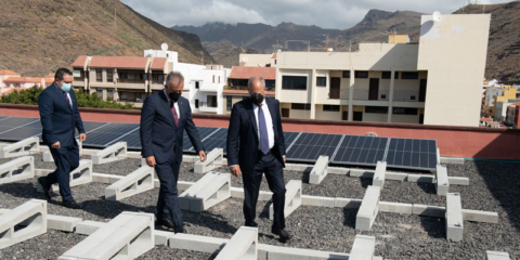Los edificios públicos de La Gomera inician su transición hacia la autosuficiencia energética